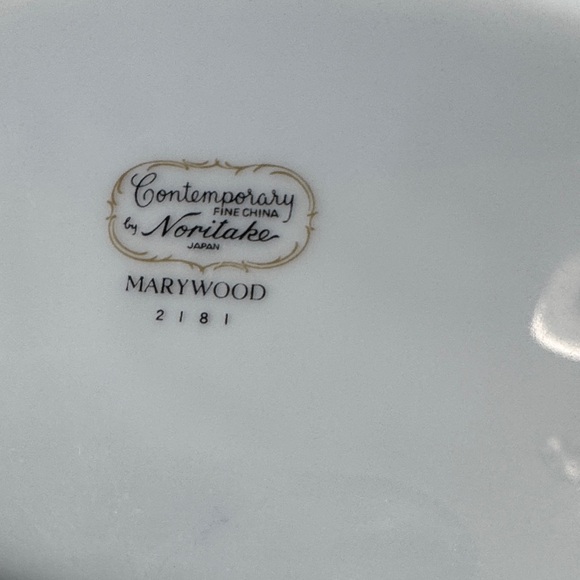 Noritake Marywood (pattern 2181) oval serving bowl. Vegetable dish, 9 3/4” - Picture 4 of 5